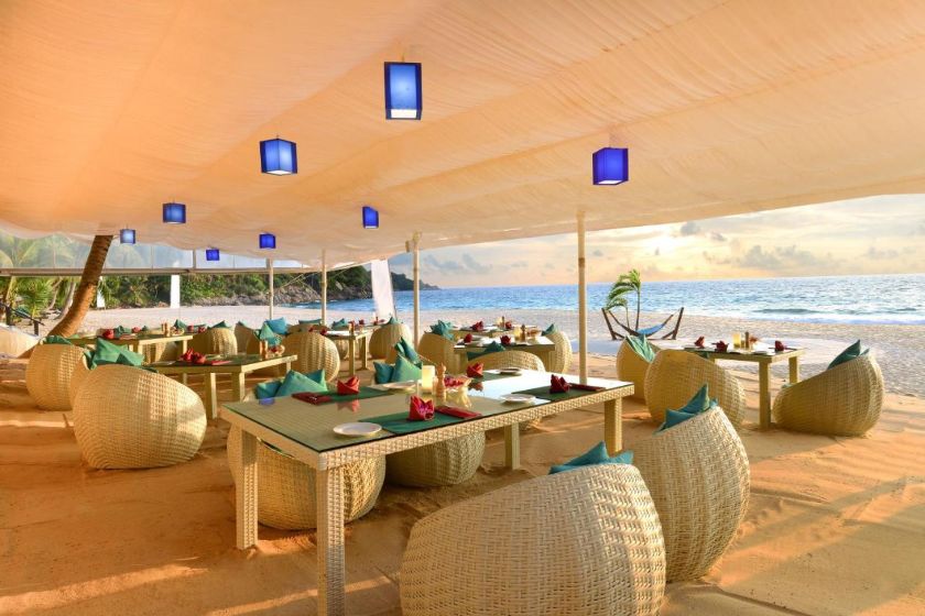 Andaman White Beach Resort Phuket - restaurant