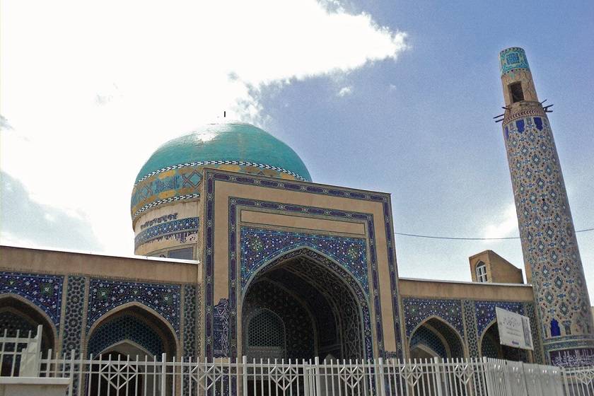 نمایی از مسجد هفتاد و دو تن. منبع عکس: Omran.Razavi.Ir. عکاس: نامشخص