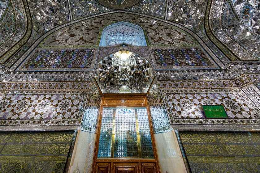رواق توحیدخانه. منبع عکس: Omran.Razavi.Ir. عکاس: نامشخص