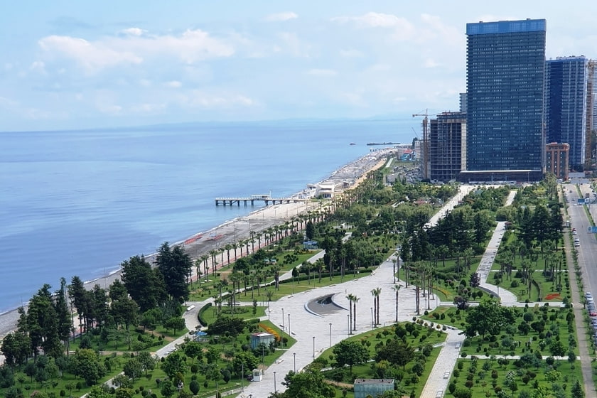 ساحل بلوار جدید باتومی. منبع عکس: وبسایت Batumiresidence. عکاس: نامشخص