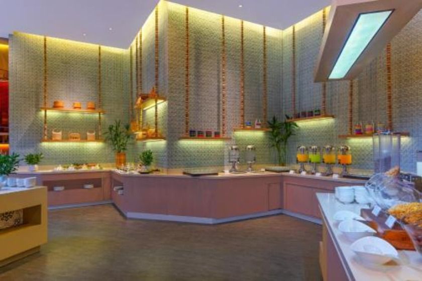 Holiday Inn Resort Phuket, an IHG Hotel Phuket - restaurant