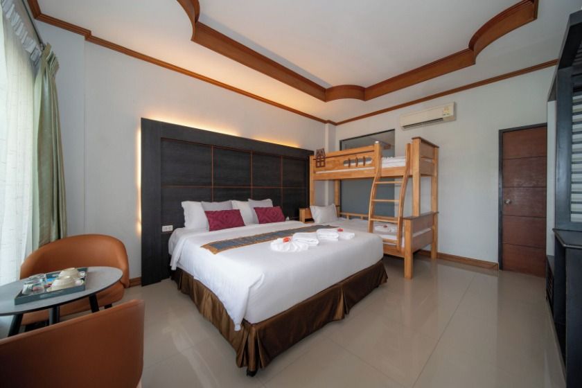 Blue Carina Hotel Phuket - Deluxe Quadruple Room