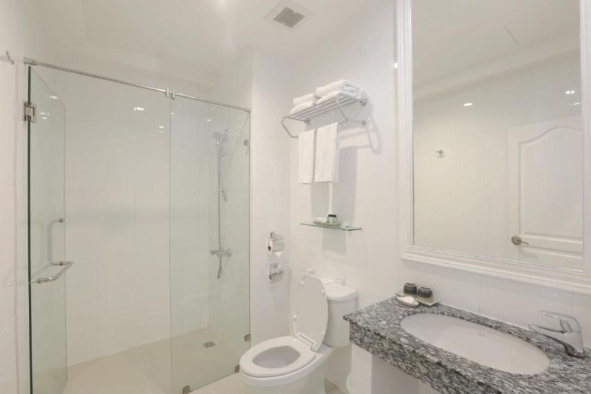 Casa Blanca Boutique Hotel - SHA Plus Phuket - Premium Deluxe 2 Twin City View with Balcony