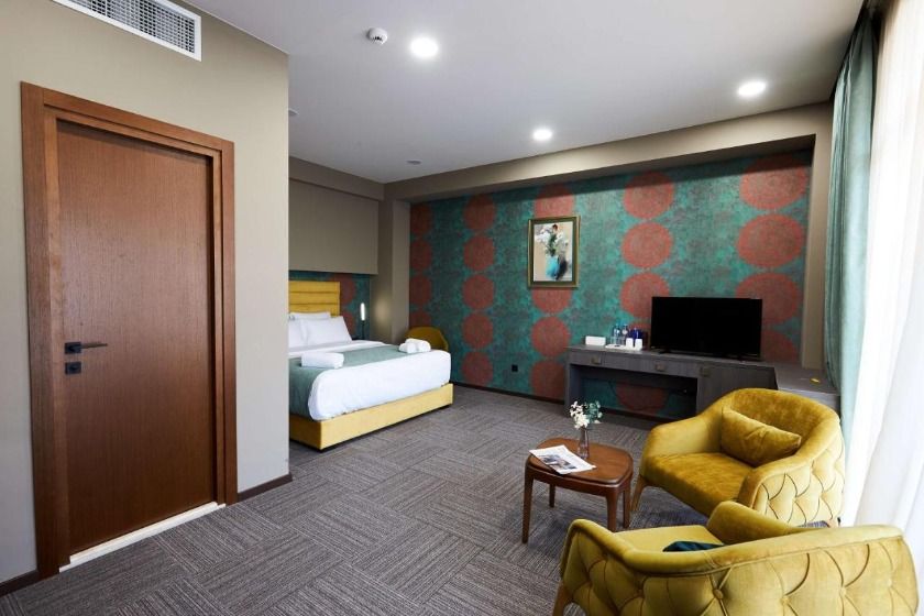 Best Western Tbilisi City Center Tbilisi - 1 King Bed, Superior Room, Balcony, Garden View