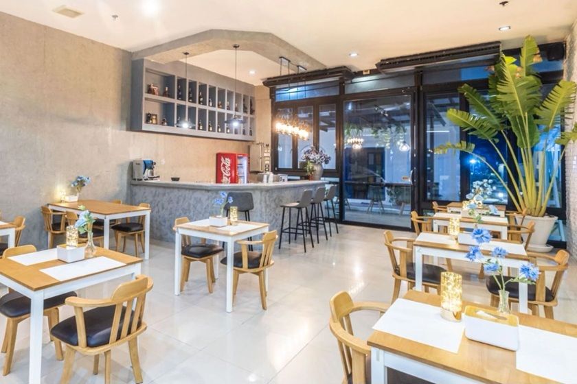 Blue Carina Hotel Phuket - restaurant