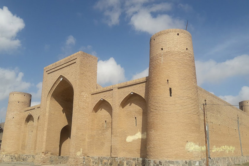 کاروانسرای فخر داوود. منبع عکس: گوگل مپ. عکاس: Amir Hossein Davoodvandi