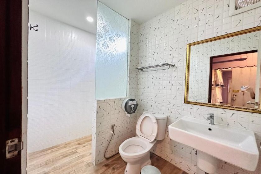 The Luna Phuket - Bed in 6-Bed Female Dormitory Room