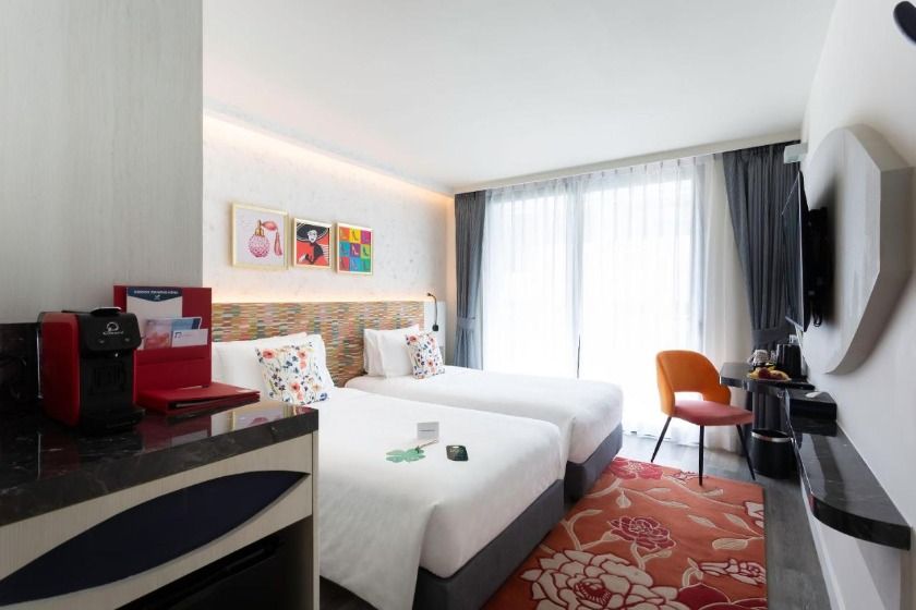 Hotel Clover Patong Phuket - SHA Plus Phuket - Premier Room with Balcony