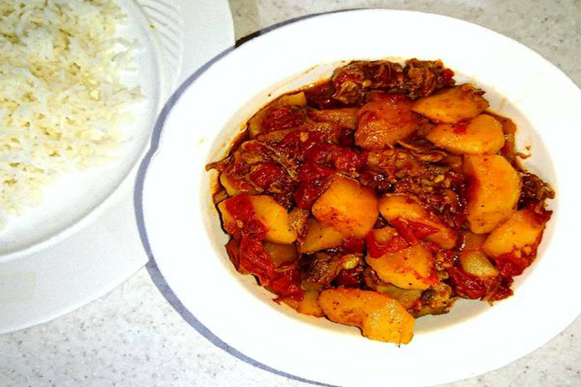 خورش سیب. منبع عکس: وبسایت راسخون. عکاس: نامشخص