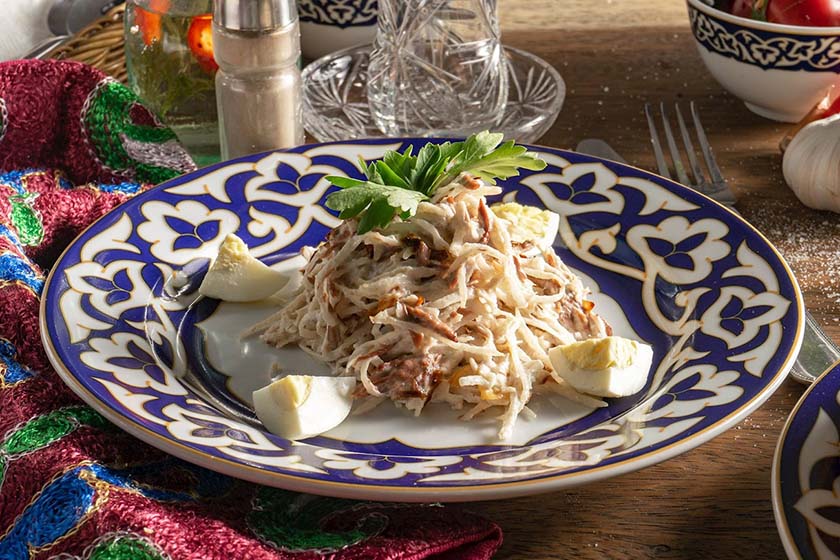 سالاد تاشکند ازبکی. منبع عکس: Taste Atlas. عکاس: نامشخص
