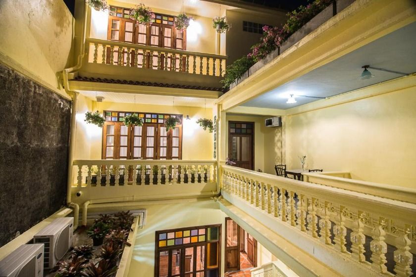 WOO Gallery & Boutique hotel Phuket - interior view