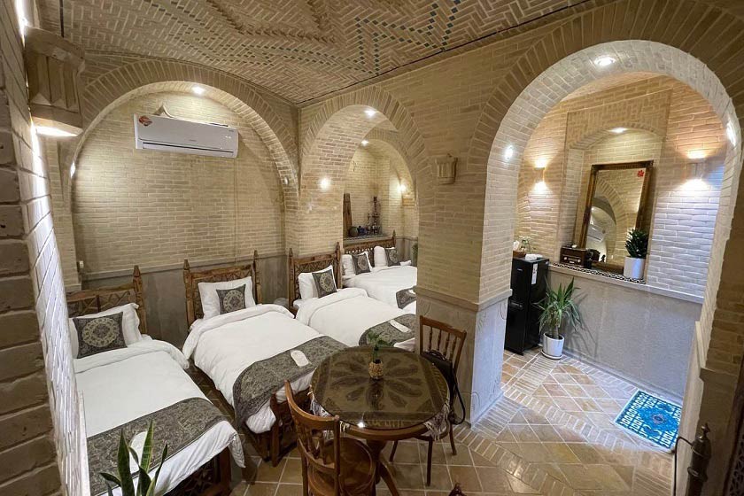 اقامتگاه سنتی عمارت جهانشاهی شیراز - اتاق رواق