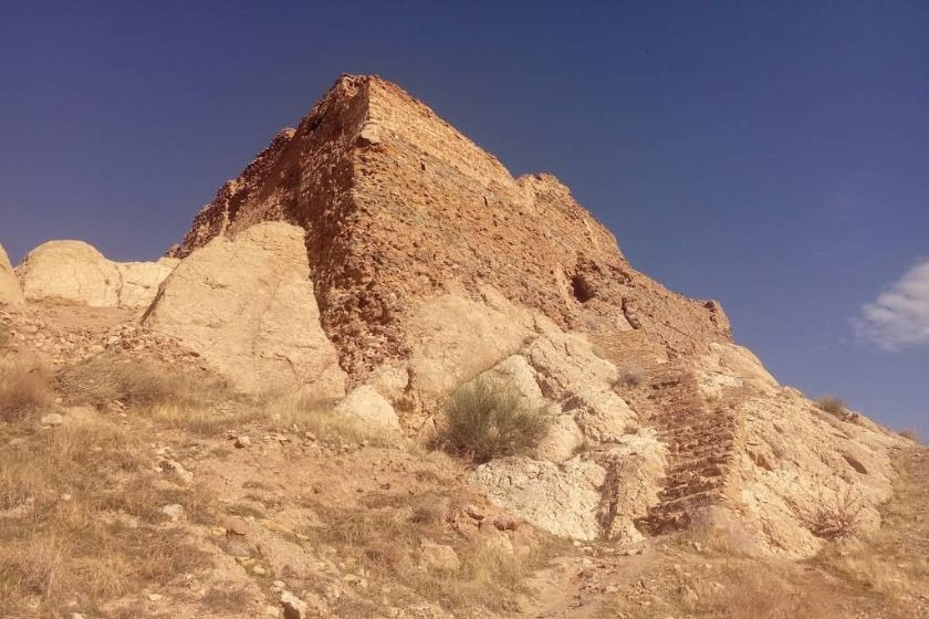 قلعه دختر. منبع عکس: وبسایت گوگلمپ، عکاس: مهران ششبرادران