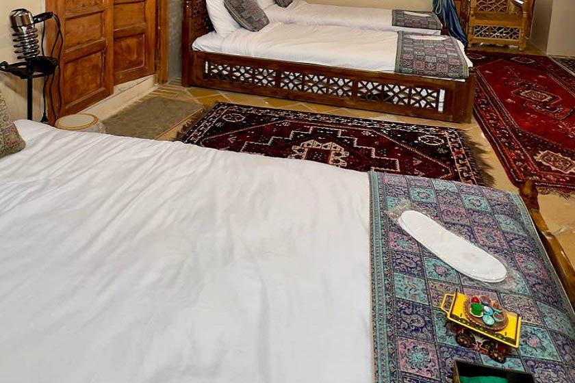 اقامتگاه سنتی عمارت جهانشاهی شیراز - اتاق دیبا