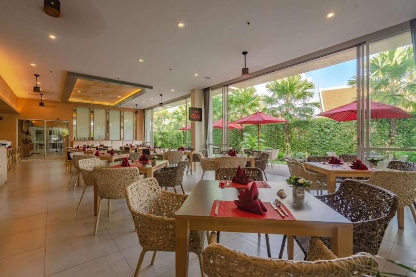 Ramada by Wyndham Phuket Deevana Phuket - restaurant