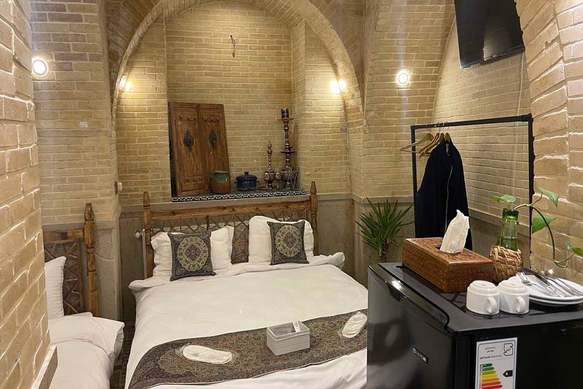 اقامتگاه سنتی عمارت جهانشاهی شیراز - اتاق رواق