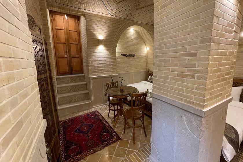 اقامتگاه سنتی عمارت جهانشاهی شیراز - اتاق رواق