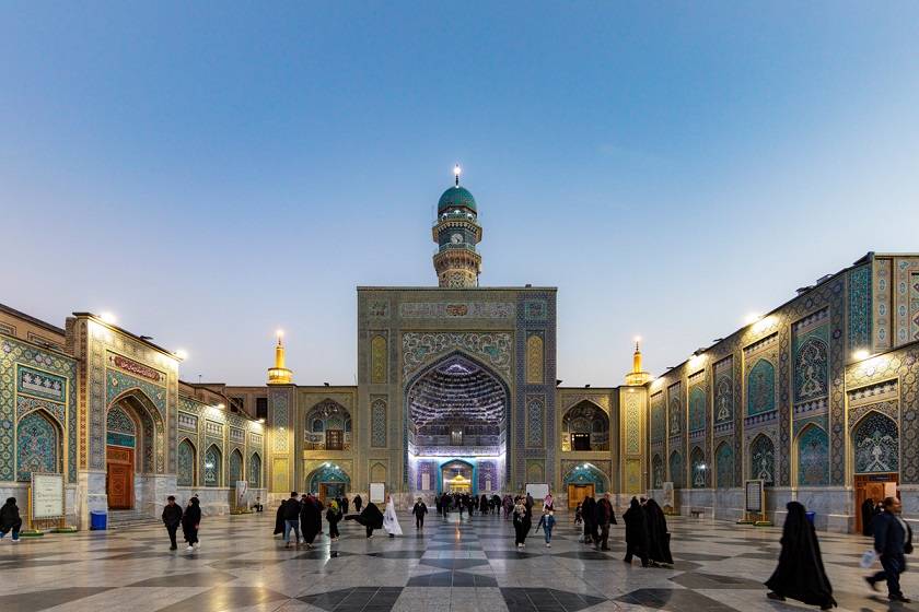 صحن انقلاب در غروب. منبع عکس: Omran.Razavi.Ir. عکاس: نامشخص