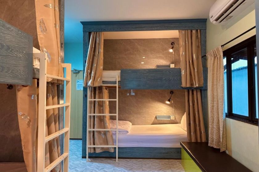 The Luna Phuket - Bed in 4-Bed Mixed Dormitory Room with Shared Bathroom