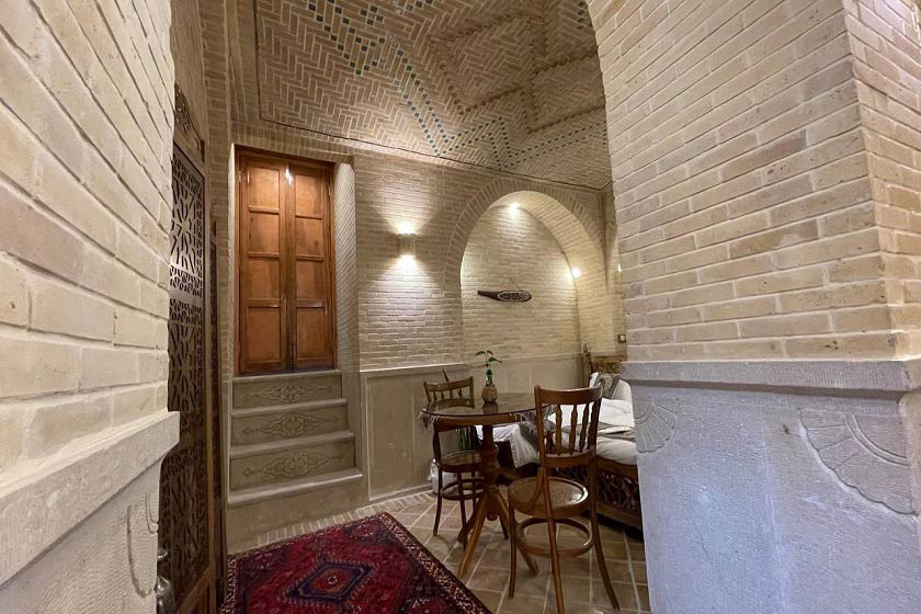 اقامتگاه سنتی عمارت جهانشاهی شیراز - اتاق رواق