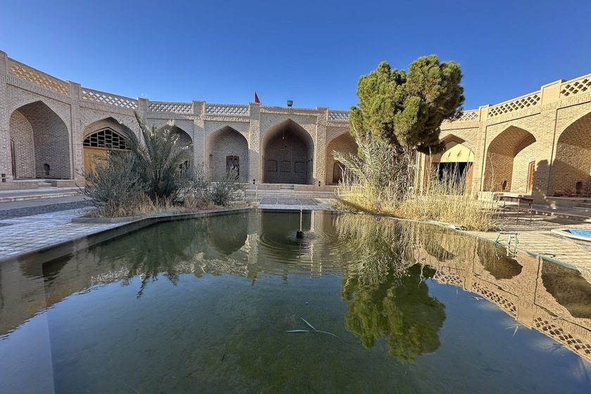کاروانسرای خرانق. منبع عکس: گوگل مپ. عکاس: رامتین مهرپویا