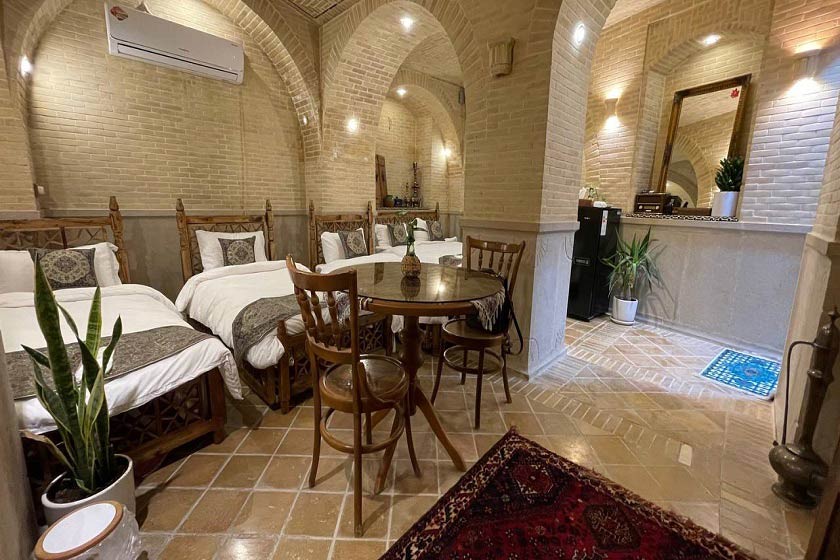 اقامتگاه سنتی عمارت جهانشاهی شیراز - اتاق رواق