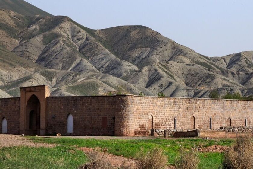 کاروانسرای گویجه بیل. منبع عکس: وبسایت خبرگزاری ایرنا. عکاس: نامشخص