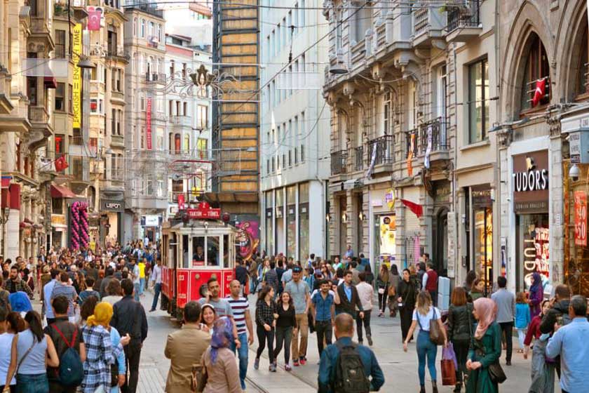 خیابان استقلال استانبول. نبع عکس: وبسایت istanbulpoints.com. عکاس: نامشخص