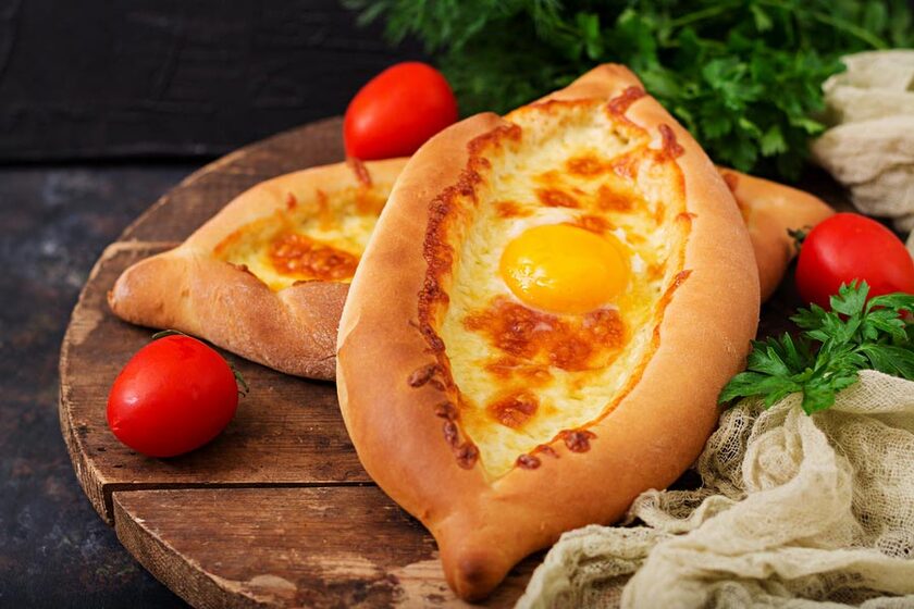 خاچاپوری آجارولی .منبع عکس:Advantour.com . عکاس: نامشخص