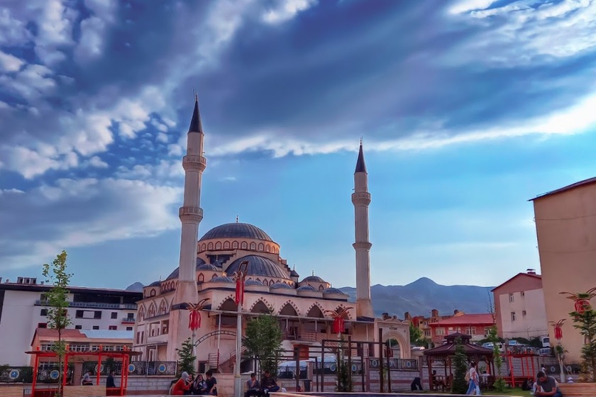 مسجد اولو وان. منبع عکس: گوگل مپ. عکاس: Hakkari Gezgini