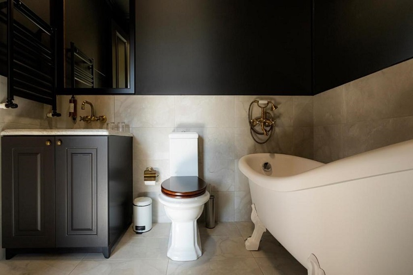 Unfound Door - Design Hotel Tbilisi - King Suite with Balcony