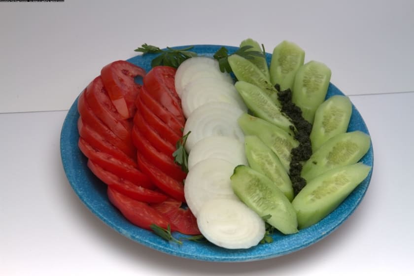 سالاد رستوران شورکولی رشت. منبع عکس: وبسایت رستوران شورکولی رشت. عکاس: نامشخص