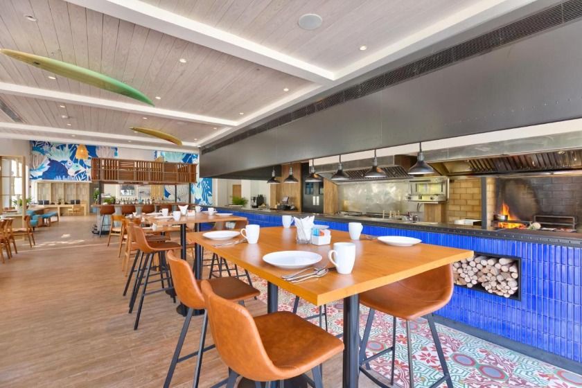 Outrigger Surin Beach Resort - SHA Extra Plus Phuket - restaurant