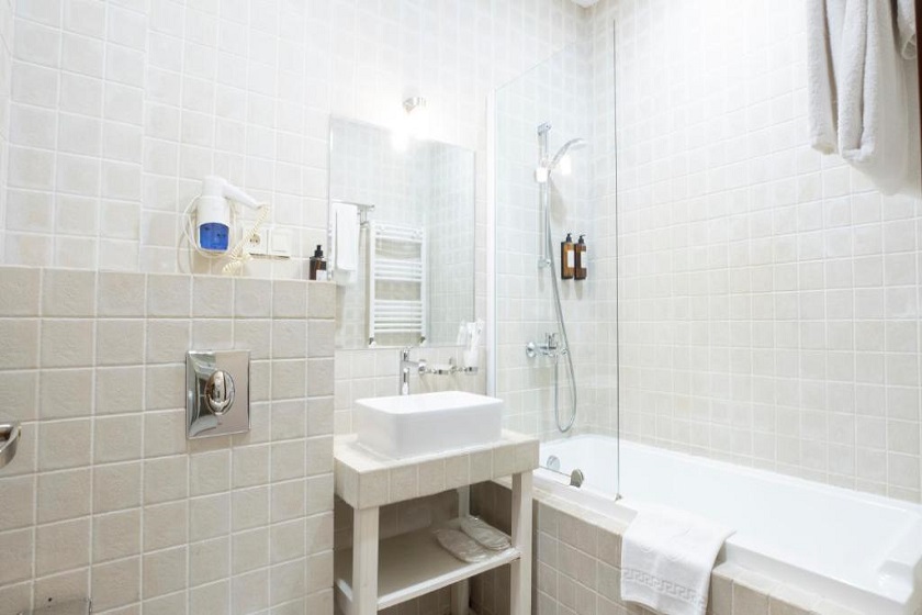 Citadel Narikala Hotel Tbilisi - Superior Twin Room with City View and Balcony