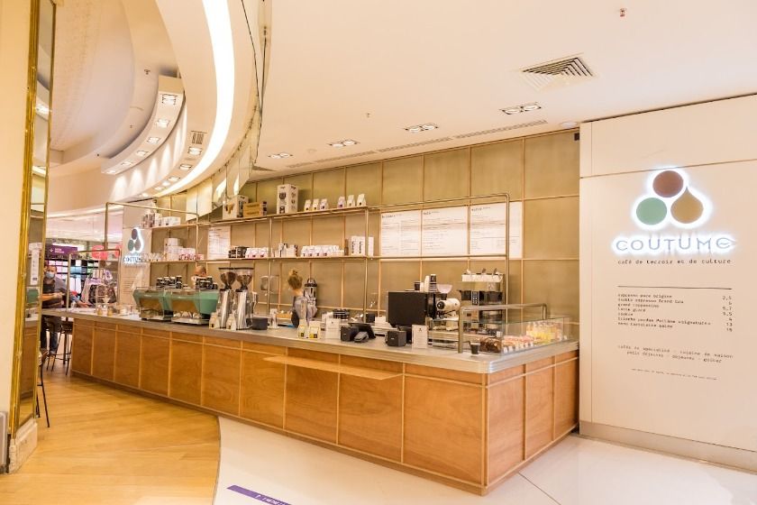 کافه گالری لافایت پاریس. منبع عکس: گوگل مپ. عکاس: Coutume Galeries Lafayette