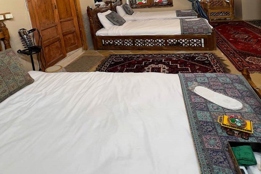 اقامتگاه سنتی عمارت جهانشاهی شیراز - اتاق دیبا