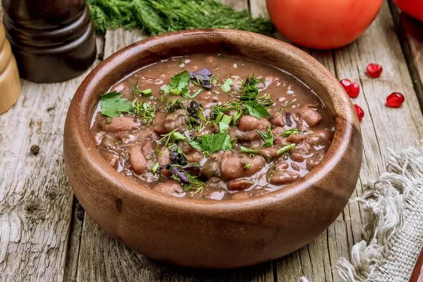 لوبیو غذای گرجی. منبع عکس: Georgia.travel. عکاس: نامشخص