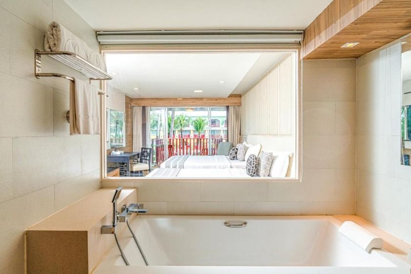 Phuket Graceland Resort and Spa Phuket - Deluxe Room with Pool View