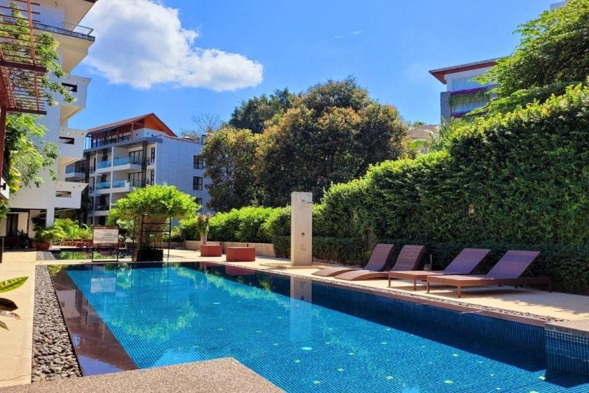Surintra Boutique Resort Phuket - pool