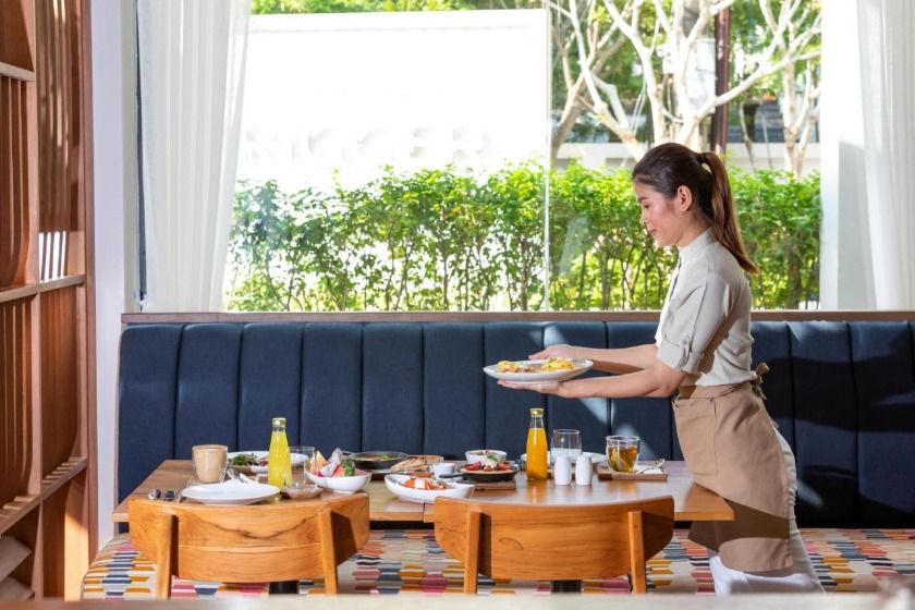 Outrigger Surin Beach Resort - SHA Extra Plus Phuket - breakfast 