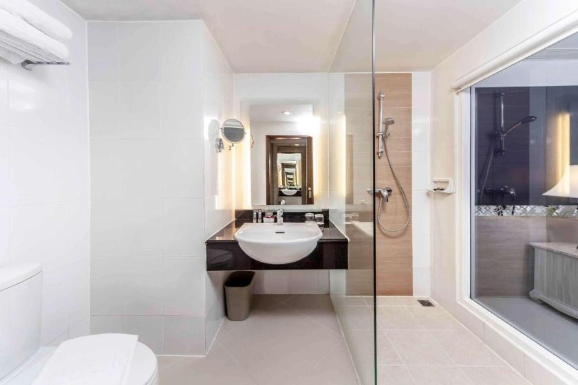Novotel Phuket Resort Tbilisi - Deluxe King Room with Pool Access