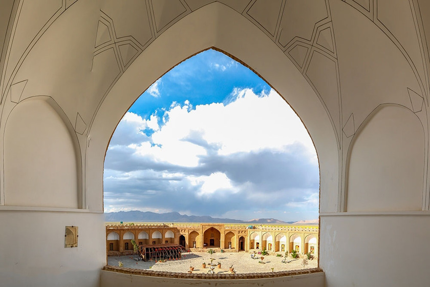 کاروانسرای امین آباد. منبع عکس: گوگل مپ. عکاس: محمدرضا یعقوبی شاوکی