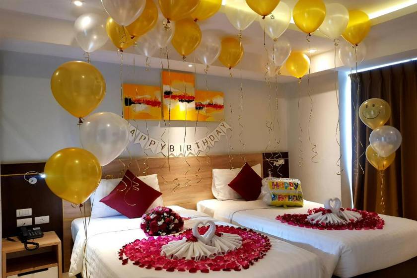 Paripas Patong Resort - 	Deluxe Twin Room with Balcony