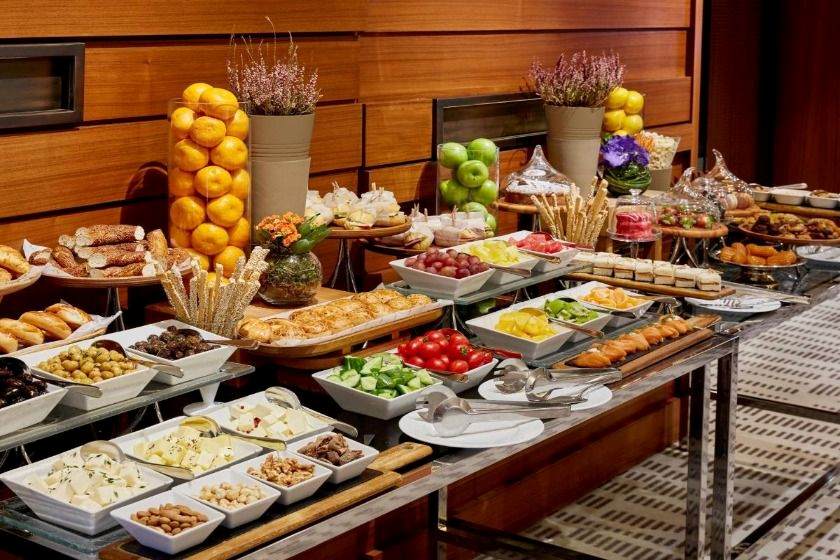 Movenpick Istanbul Hotel Golden Horn Istanbul - breakfast 
