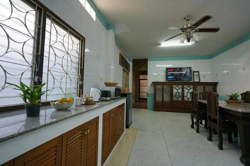 Niece Hostel Phuket - SHA Extra Plus - Five-Bedroom House