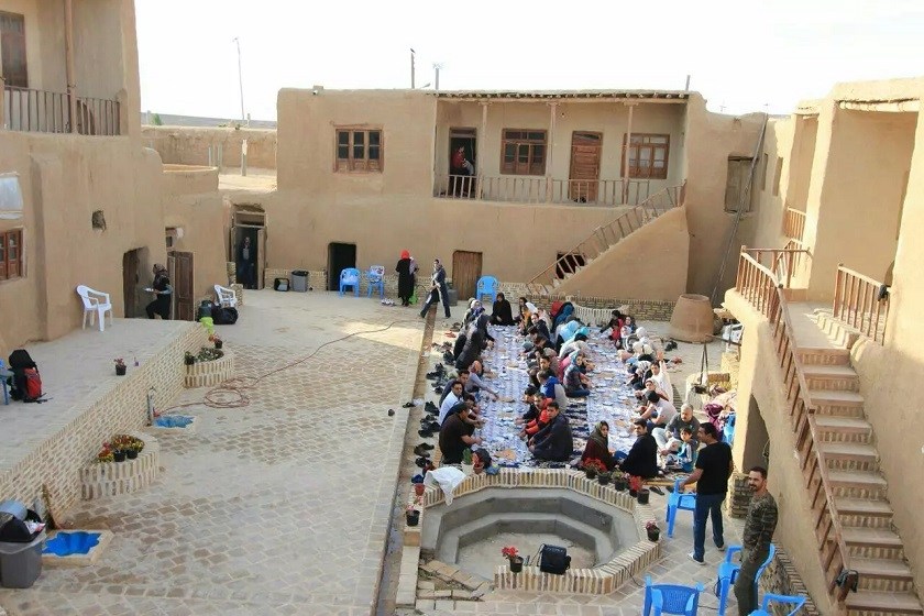 بومگردی چشمه. منبع عکس هومسا. عکاس نامشخص
