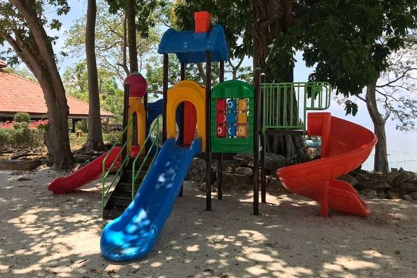Phi Phi Natural Resort Phuket - Children's playground 