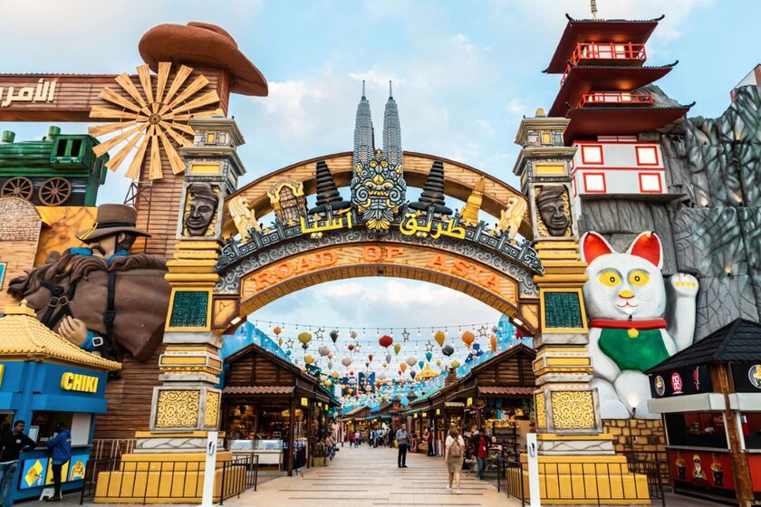 جاده آسیا باغ جهانی دبی. منبع عکس: Globalvillage.ae. عکاس: نامشخص