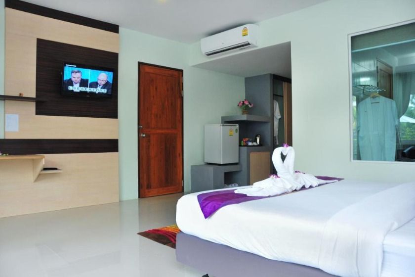 AM Surin Place - SHA Extra Plus Phuket - Deluxe Room Poolside