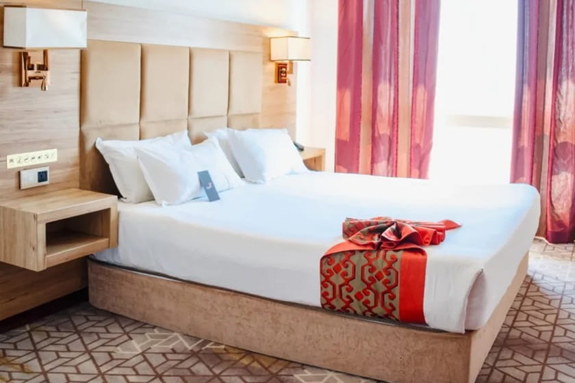 اتاق دوتخته استاندارد هتل بزرگ کوروش. منبع: صفحه اینستاگرام Kourosh.hotel. عکاس: نامشخص